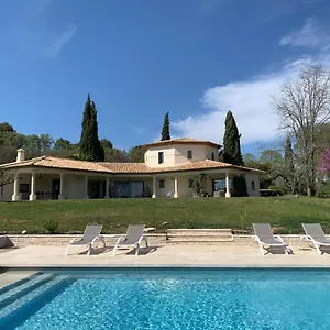 La Parenthese Saint Donat Guest house