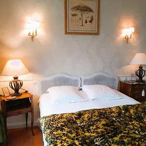 Hote-aix-centre-garage-piscine Bed and breakfast